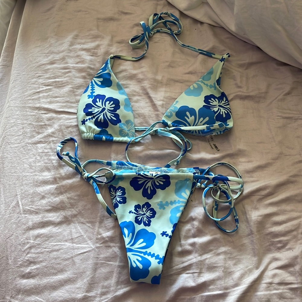 flowered bikini set